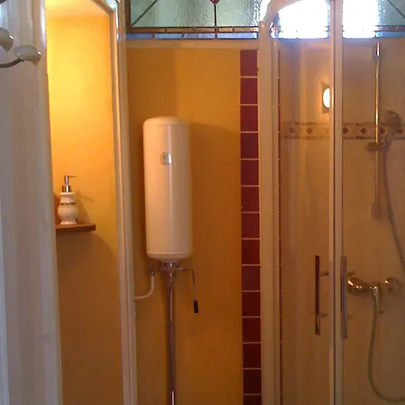 Le Petit Quernon アンジェ