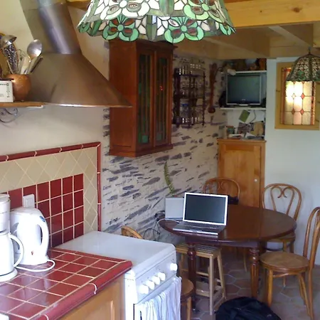 Le Petit Quernon 住宿加早餐酒店