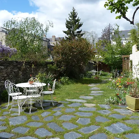 Le Petit Quernon 住宿加早餐酒店