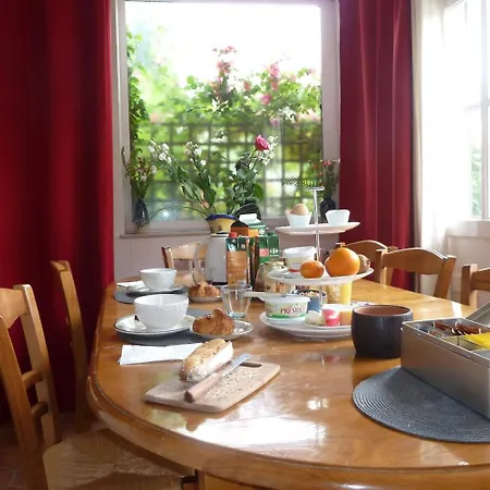 Le Petit Quernon 住宿加早餐酒店 3*