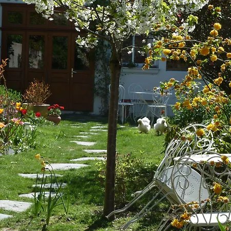 Le Petit Quernon 住宿加早餐酒店 昂热