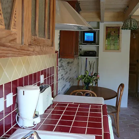 Le Petit Quernon 住宿加早餐酒店