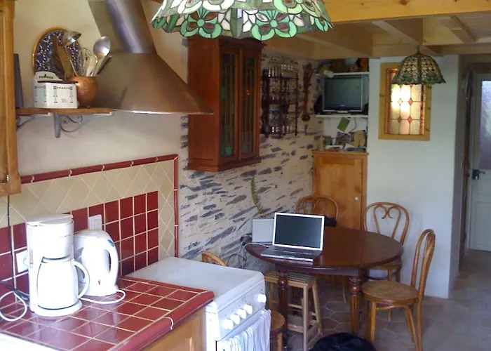 Le Petit Quernon Bed & Breakfast