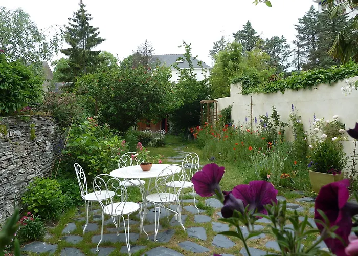 Le Petit Quernon Bed & Breakfast