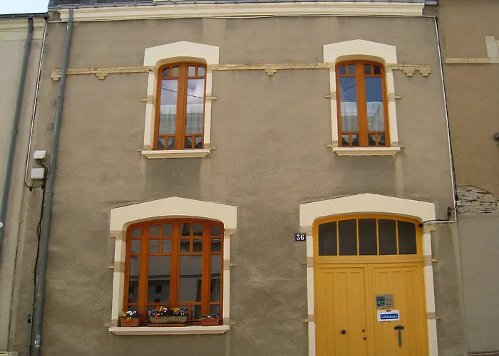 Le Petit Quernon Bed & Breakfast